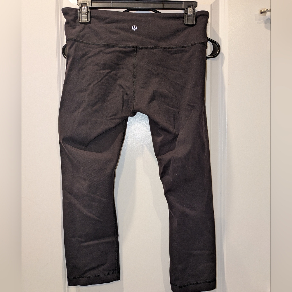 Lululemon Black Crop Capri Leggings Womens 8 High Rise Yoga Workout Running - Picture 2 of 4